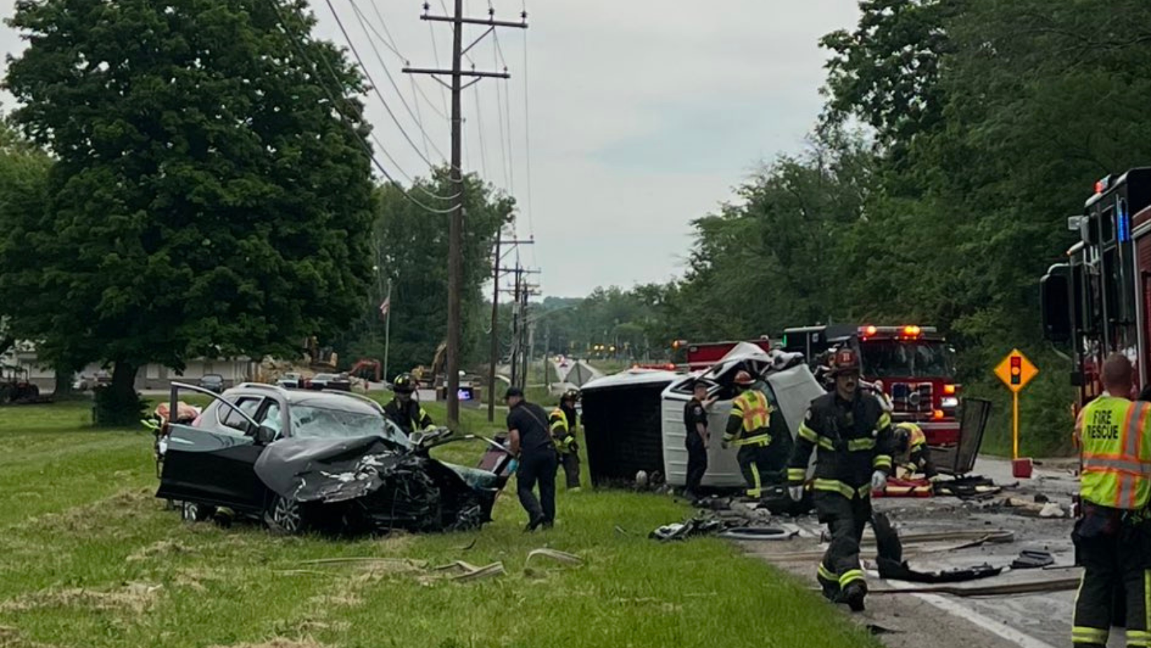 Police: 4 hospitalized after crash involving pickup truck, SUV in Warren County