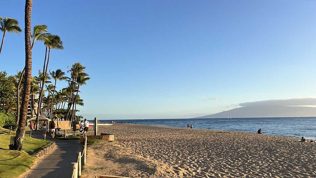 Fight brews as an iconic Hawaii beach disappears