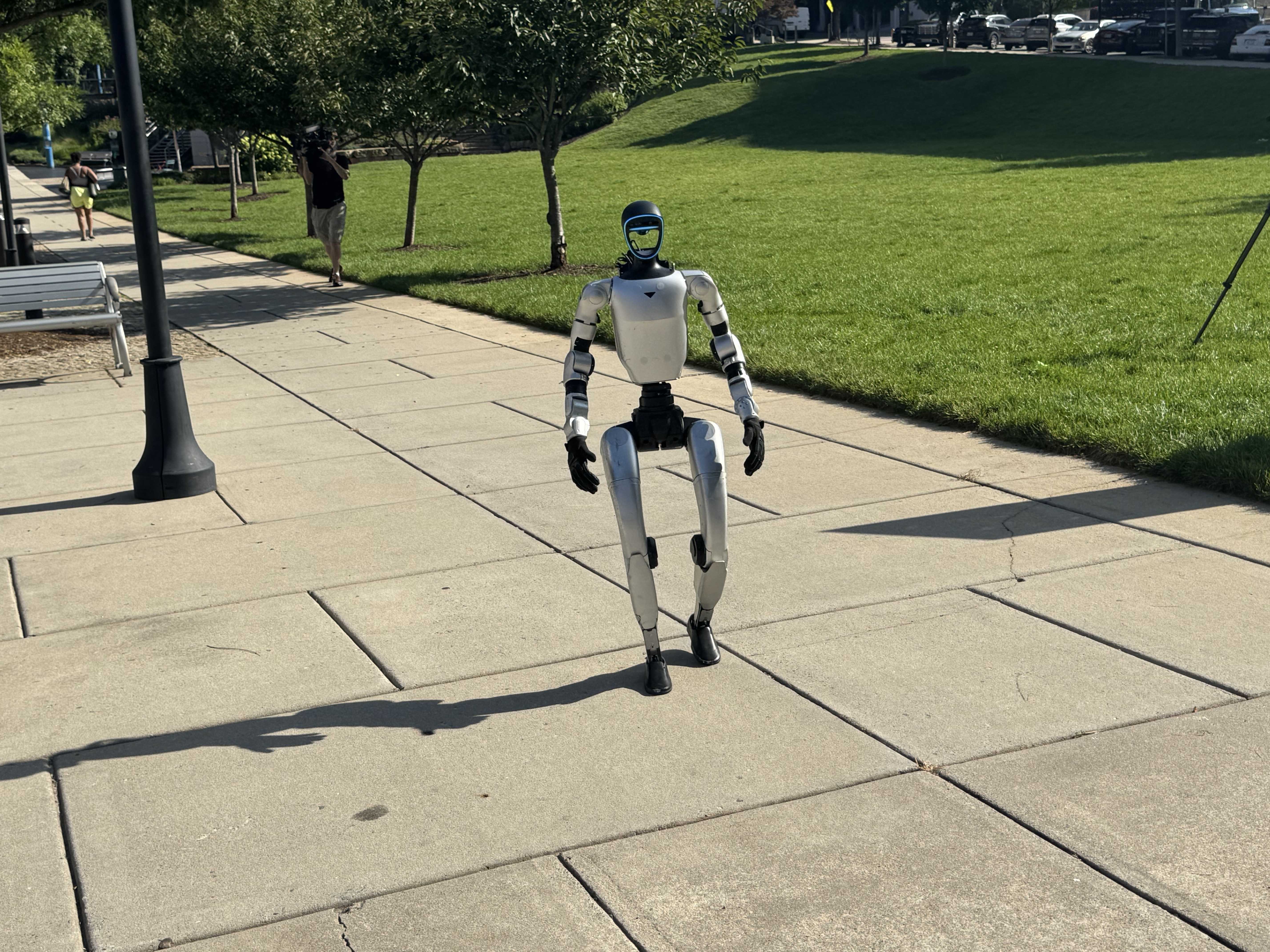 wxii12.com - Wanya Reese - Forsyth County Sheriff showcases humanoid robot with advanced capabilities