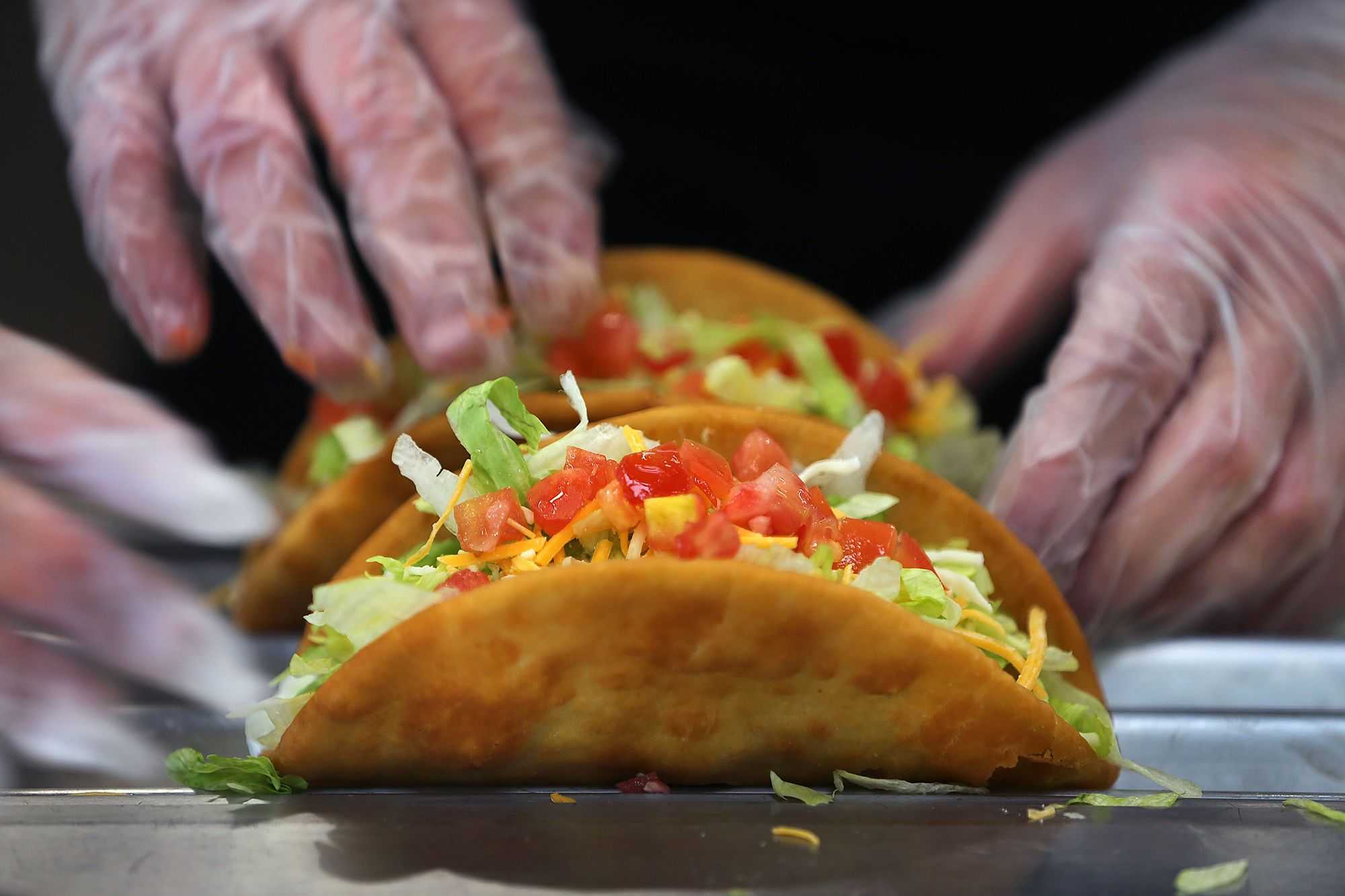 Not just Taco Bell: Parasite outbreak tied to lettuce dents restaurant traffic