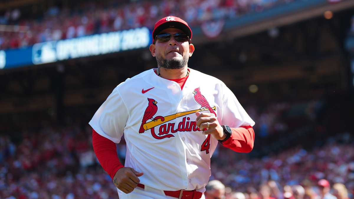 Plane crashes en route to pick up MLB legend, killing two