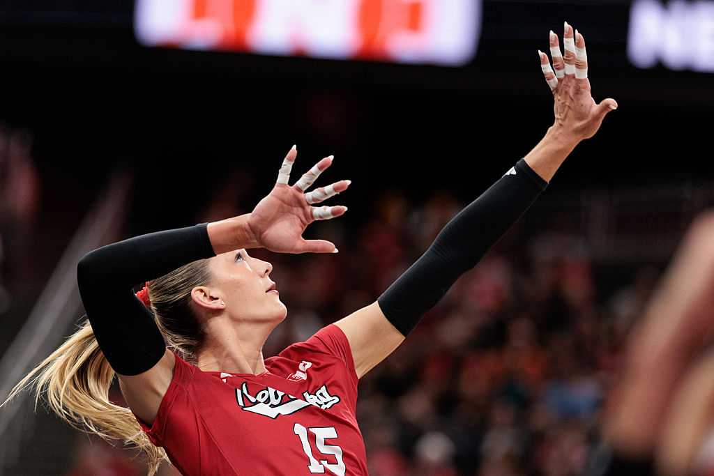 Nebraska volleyball dominated UNLV at T-Mobile Arena