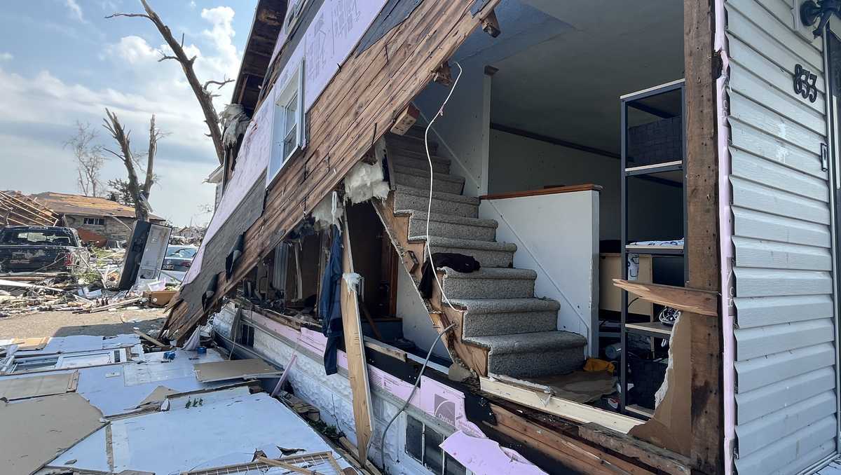 Slideshow: Widespread tornado damage in Menasha