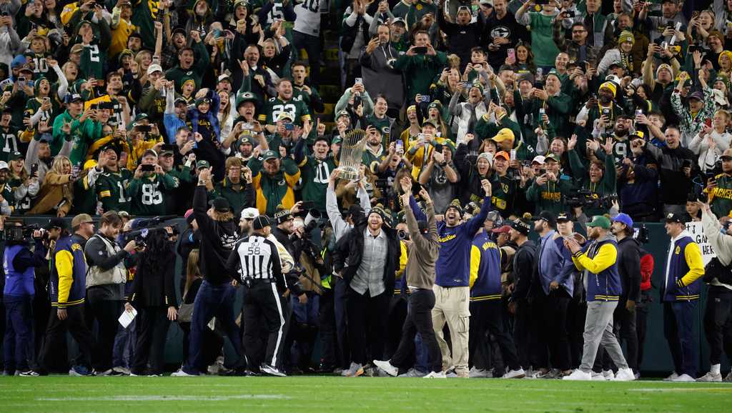 Brewers take the celebration to Lambeau