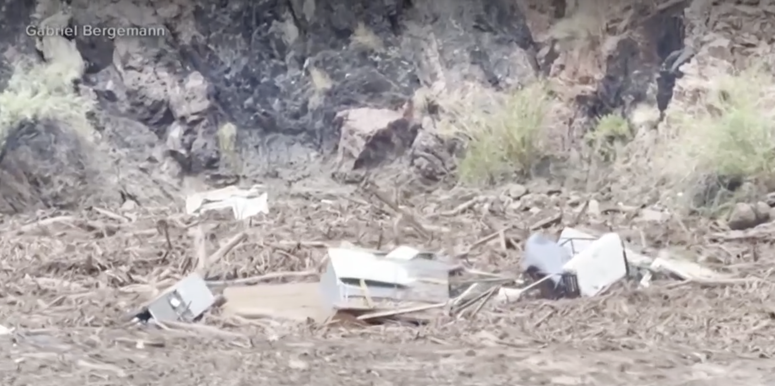 Hikers describe flash flood in Grand Canyon that left 2 dead, 1 still missing