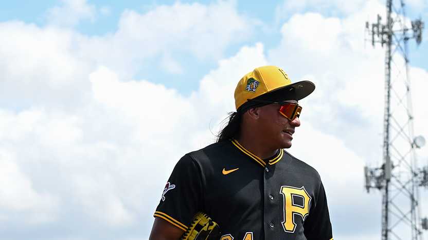 Pirates call up a top prospect for Cardinals series