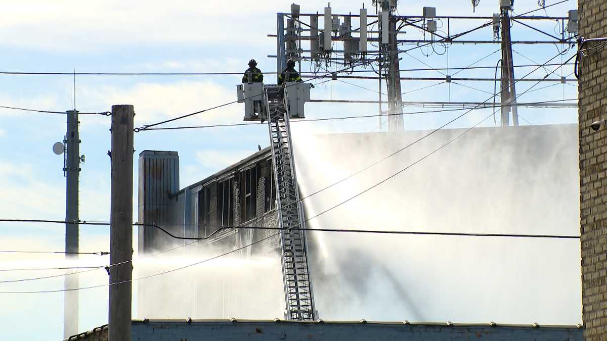 Firefighters tackle 3-alarm fire at Milwaukee storage facility