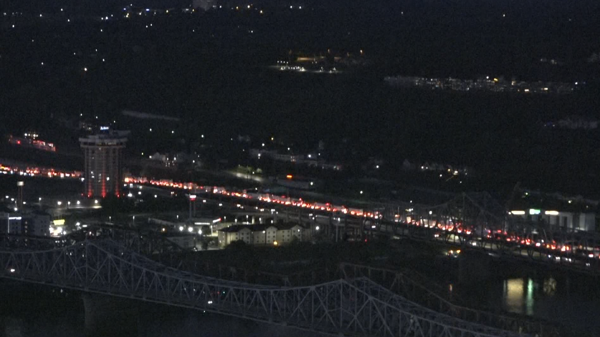 Dispatch: Crash on I-71/75 in Covington blocking lanes, causing major backups