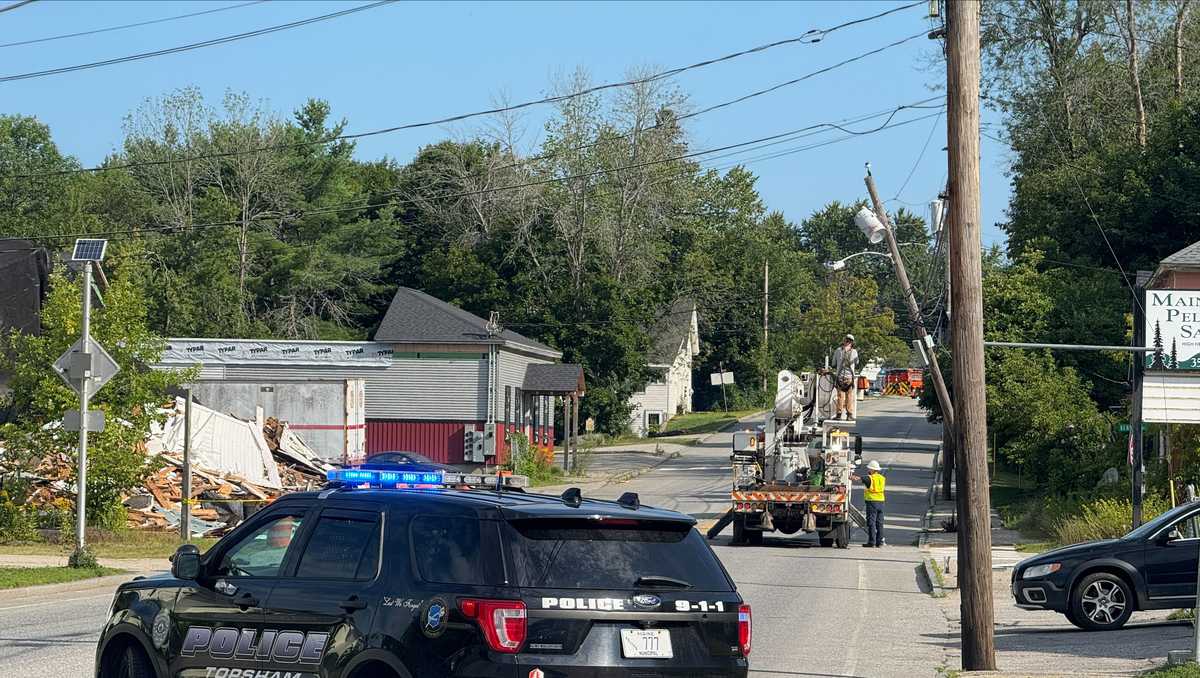 Vehicle crashes into the front of Lisbon business, major traffic impacts