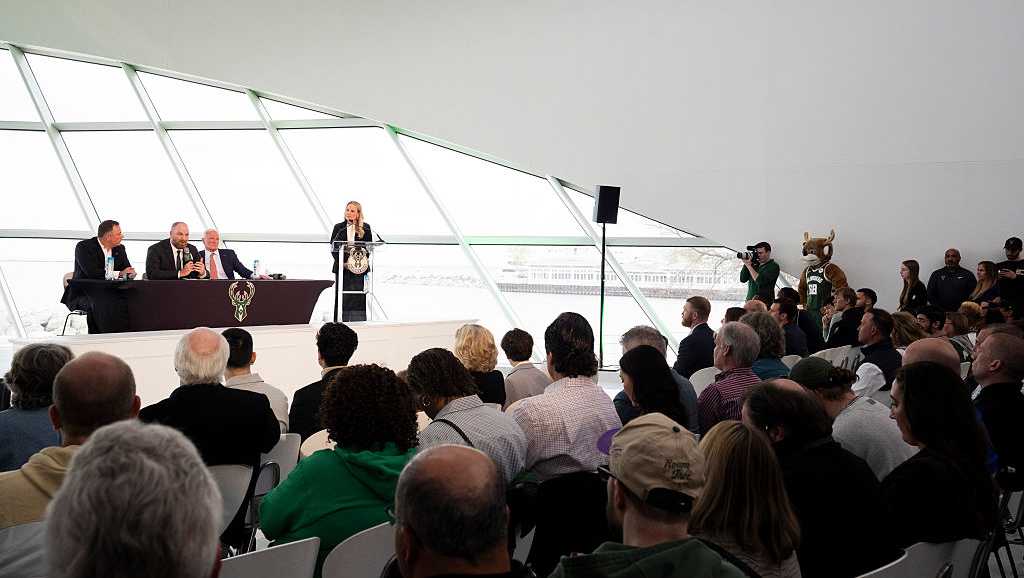 Bucks enter new era without Giannis as draft begins