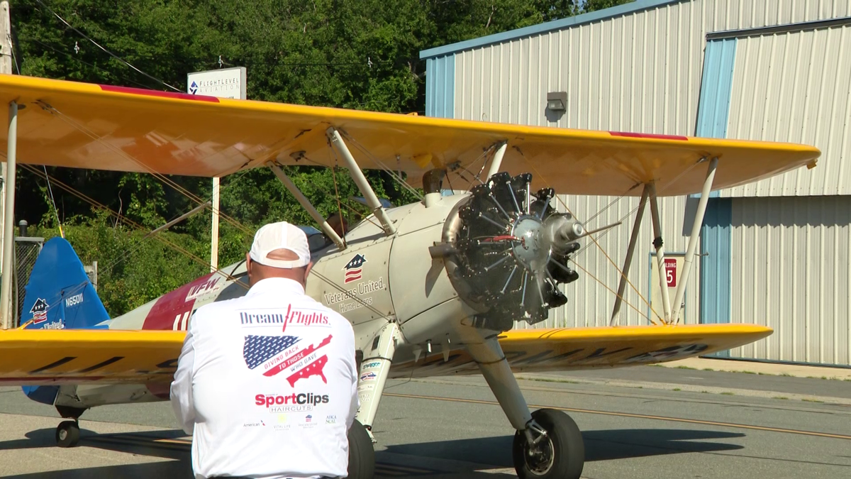 Veterans relive the thrill of flight at Norwood Airport