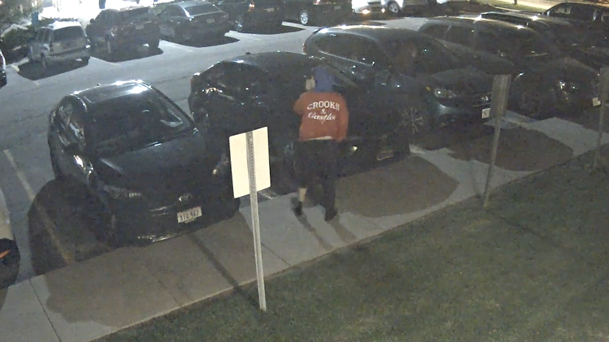 Crime Stoppers: Crook in 'Crooks' shirt steals car from Omaha health clinic