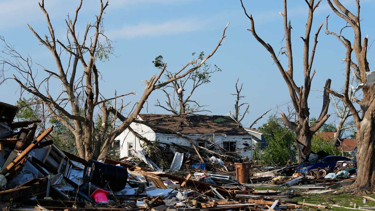 EF2 tornado hits Winnebago County, leaves thousands without power