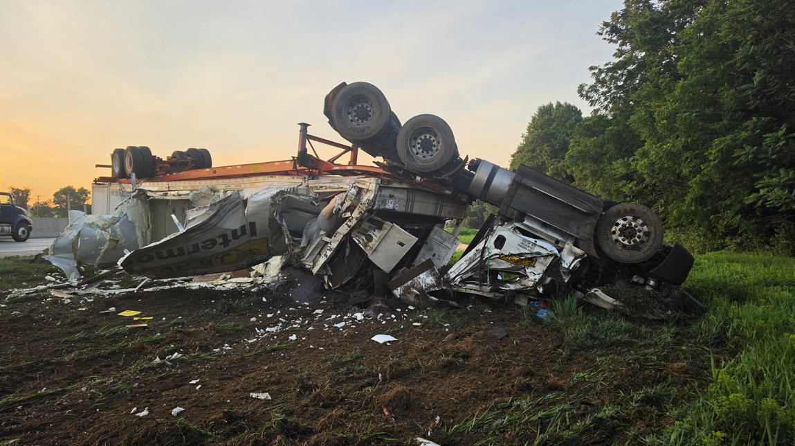 2 injured after tractor-trailer overturns on Route 283 in Lancaster ...