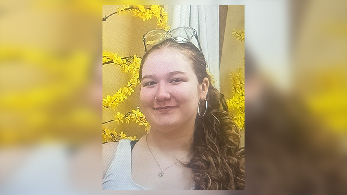 Carver police searching for missing 17-year-old girl