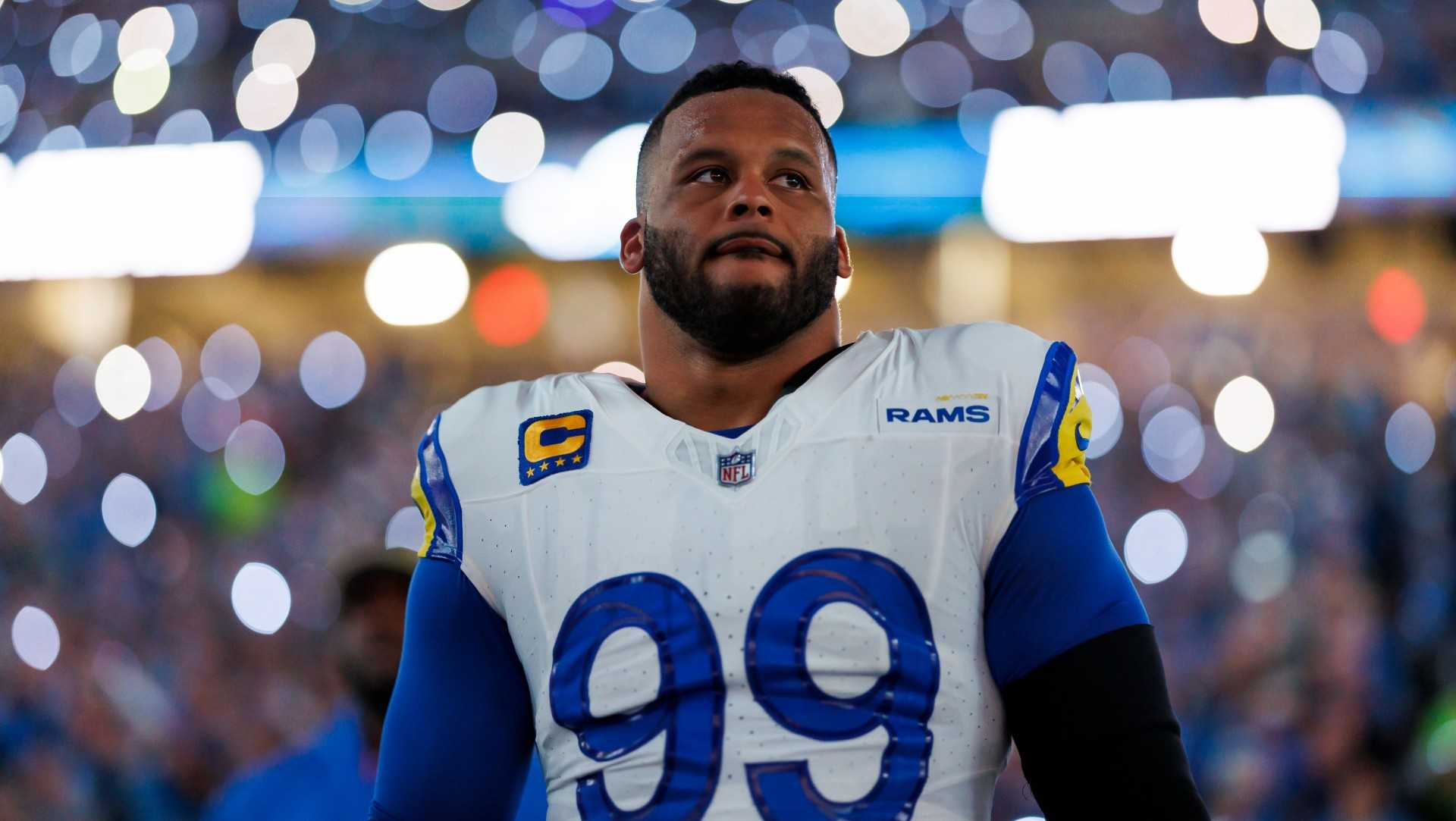 Aaron Donald ends retirement and returns to Los Angeles Rams