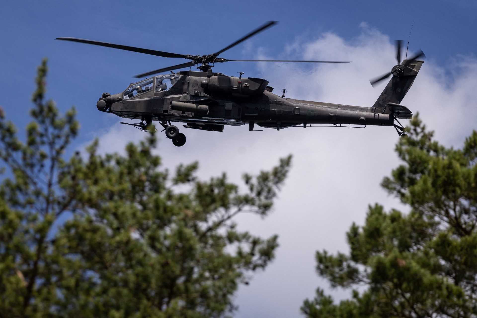 Army temporarily halts Apache helicopter training missions after crash that killed 2