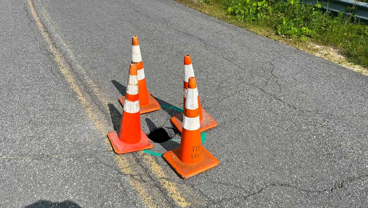 Small sinkhole shuts down portion of road near Cadyville Beach