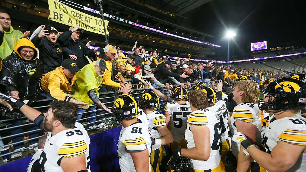 Miami is No. 1 in AP Top 25 for 1st time since '02, Iowa up 2 spots after off week