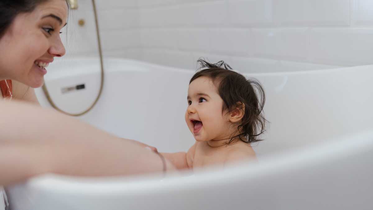 Video Rcall Baby bath seats recalled over drowning risks - KOCO