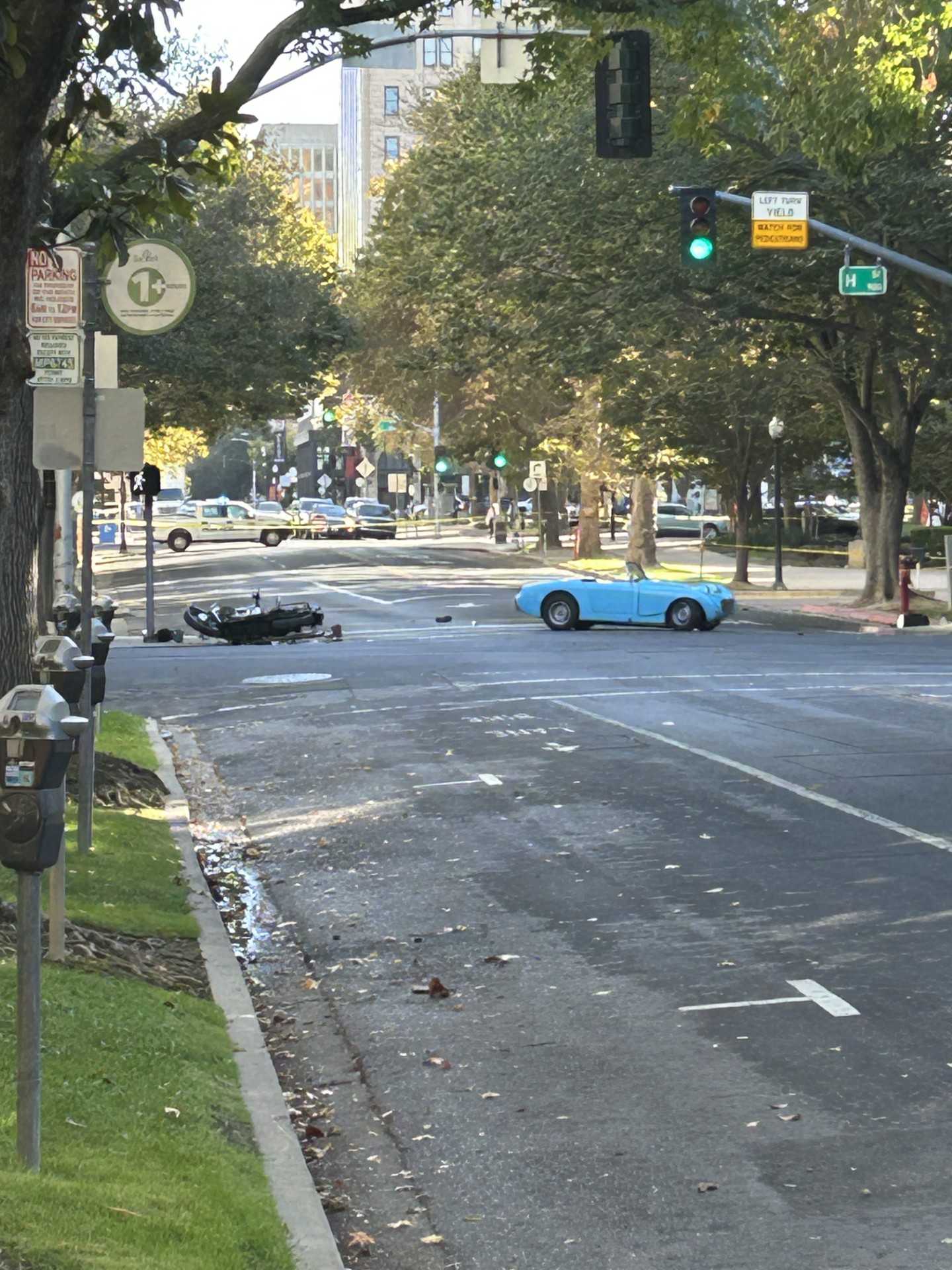Motorcycle passenger dies after crash with vehicle in Sacramento