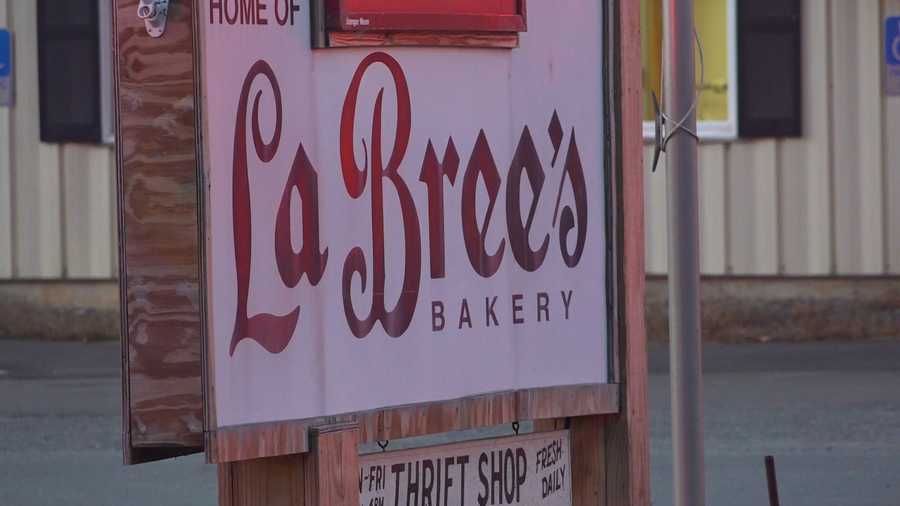 Fire damages popular Old Town, Maine, donut bakery - WMTW
