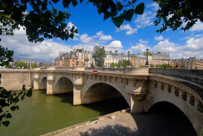 Pont Neuf, Paris (Unesco World Heritage List, 1991), France, 16th-17th centuries.