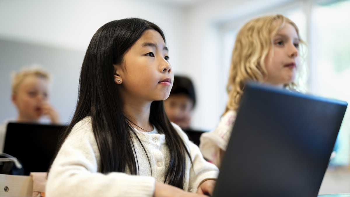 Los Angeles becomes first major U.S. school district to require screen time limits