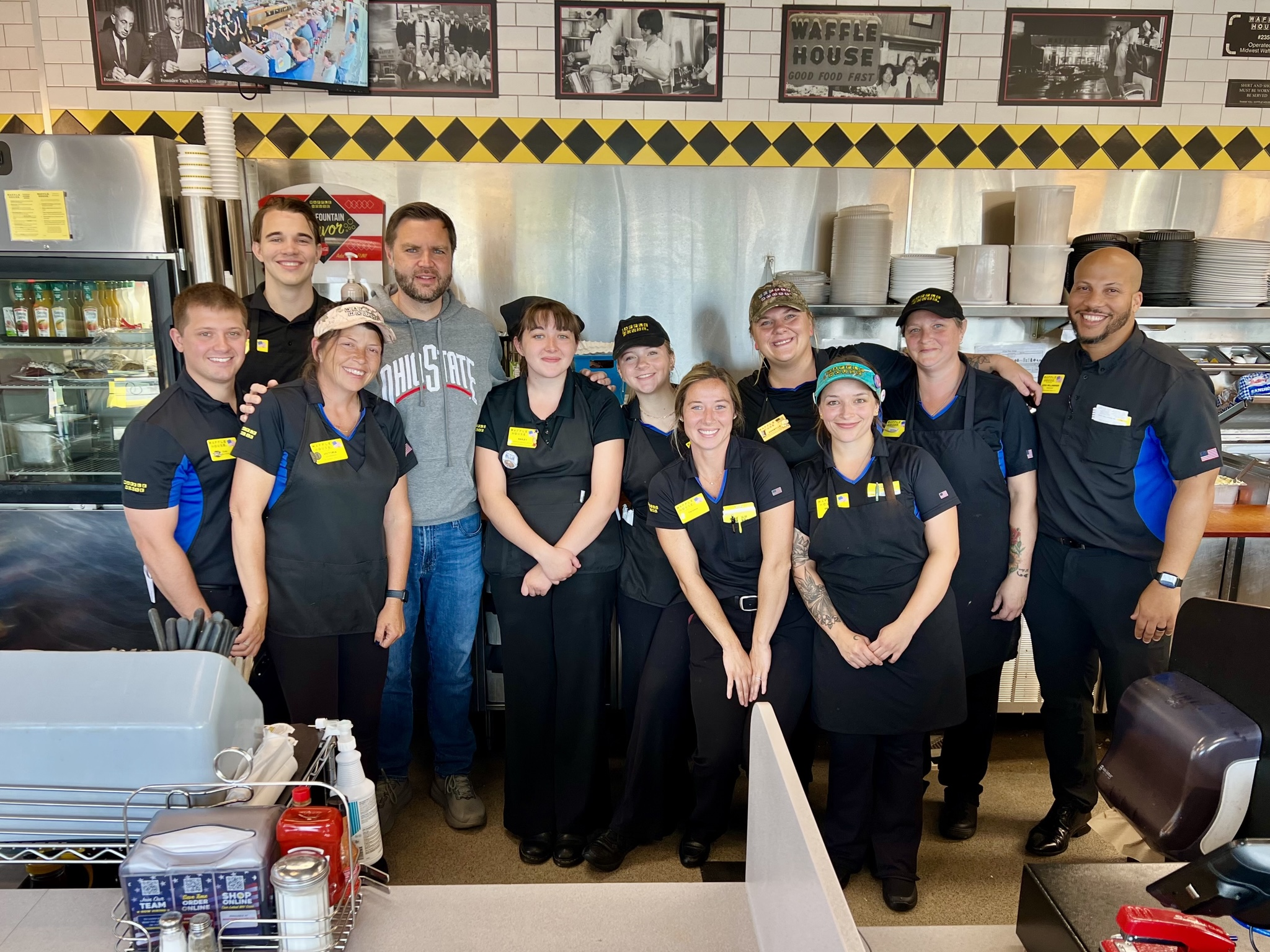 wlwt.com - Kurt Knue - Vice President Vance spotted at Waffle House in Eastgate