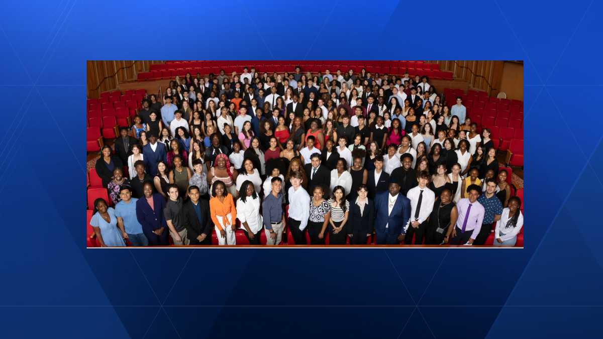 200 Palm Beach Co. students receive George Snow Scholarship
