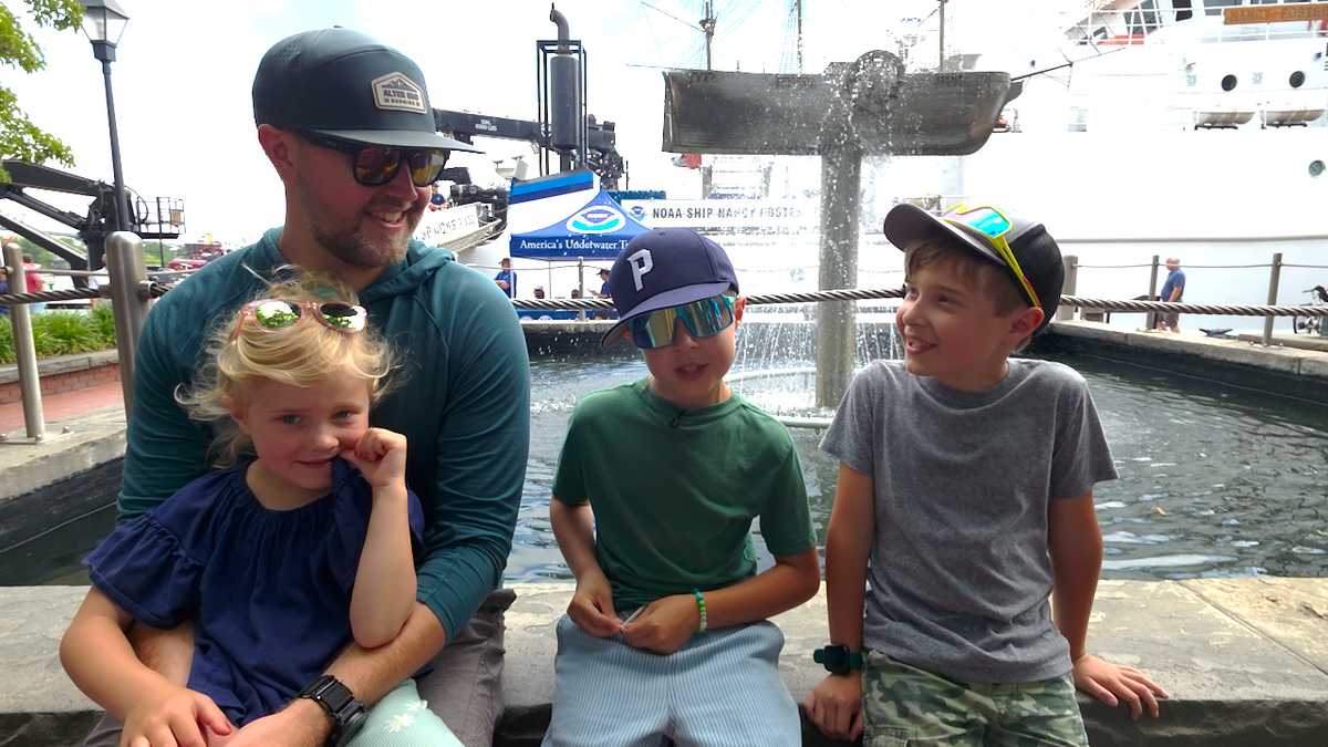 Savannah celebrates Father’s Day with messages from River Street