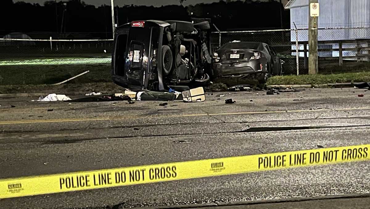 Police, multiple ambulances respond to scene of crash in Hamilton