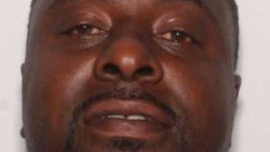Arkansas Police Search for Escaped Inmate After Taser Theft