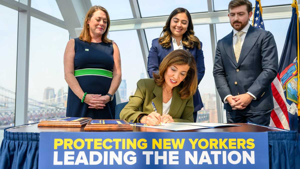 Gov. Hochul signs bill, pausing permits for new data centers