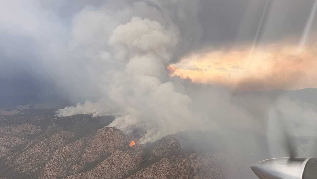 Frijoles Fire in northern New Mexico continues to grow & force evacuations