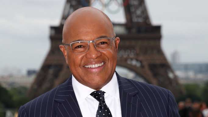Broadcasting legend Mike Tirico returns to New Orleans to celebrate 20th anniversary of Domecoming