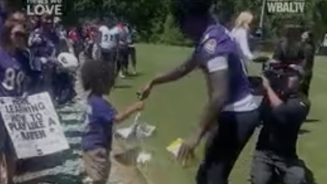 Cleats for candy? Baltimore Ravens wide receiver makes trade with young fan