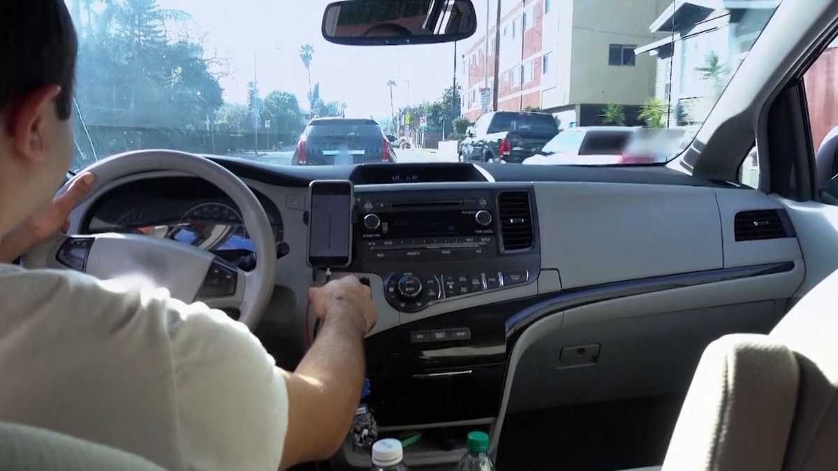 Lyft driver uses AI to falsely accuse Boca Raton man's daughters of damaging car