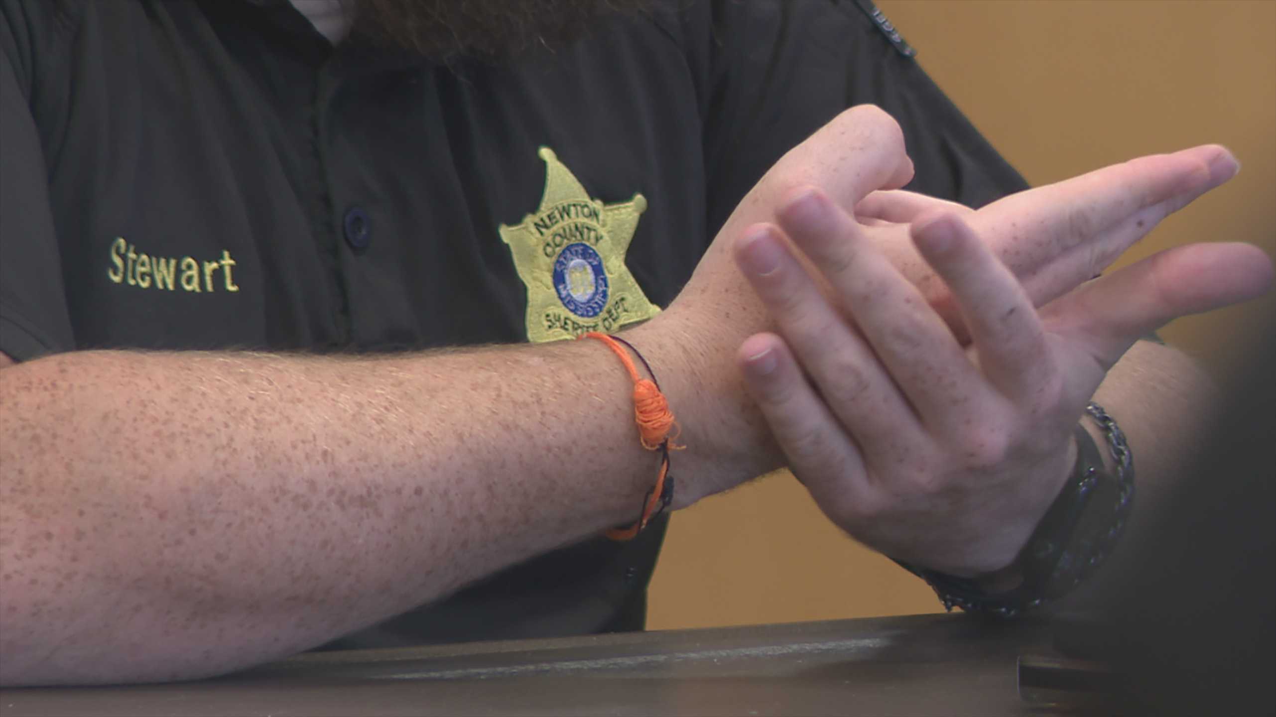 Free sign language classes help Mississippi law officers bridge communication gap