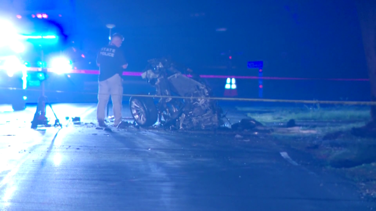 19-year-old man dies after vehicle crashes into tree in Topsfield ...