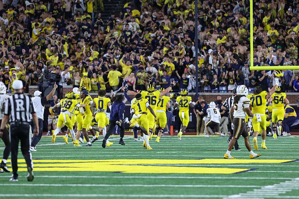 AP Top 25 shakeup in college football sees LSU climb, Michigan tumble from rankings