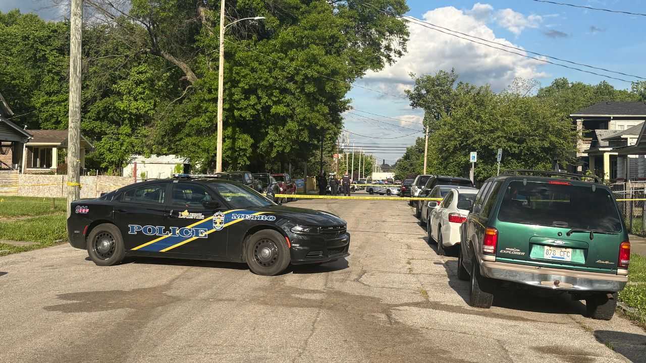LMPD: Man dies after being shot multiple times in Parkland neighborhood