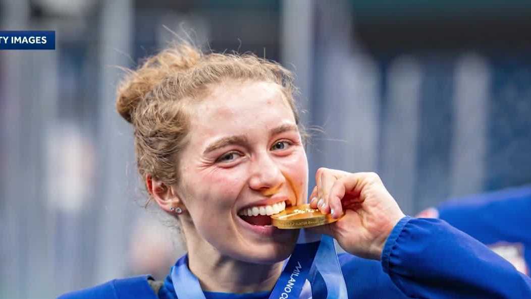 New Hampshire's Caroline Harvey selected as 1st pick in PWHL draft