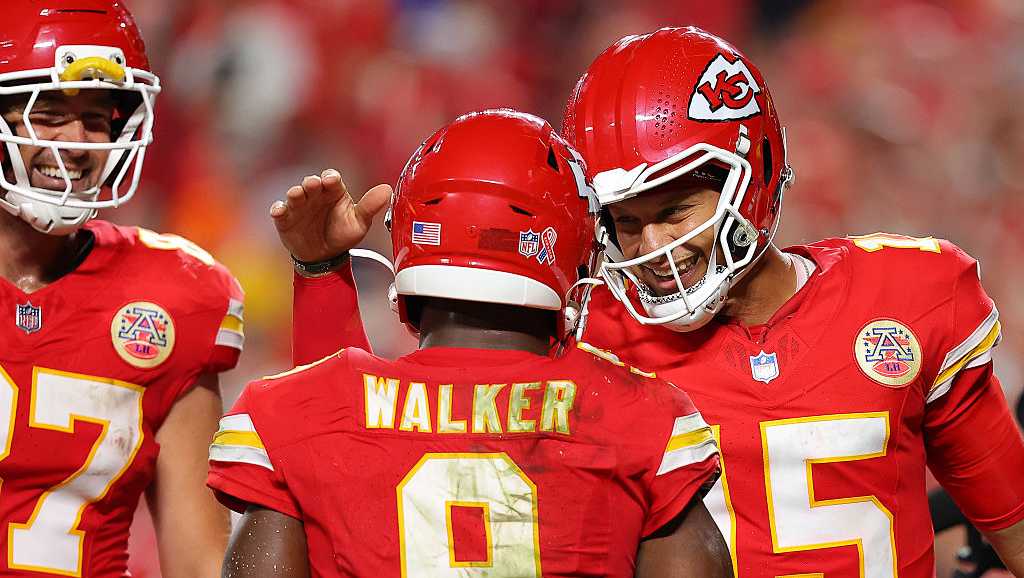 Chiefs dust off old football play for Kenneth Walker III touchdown