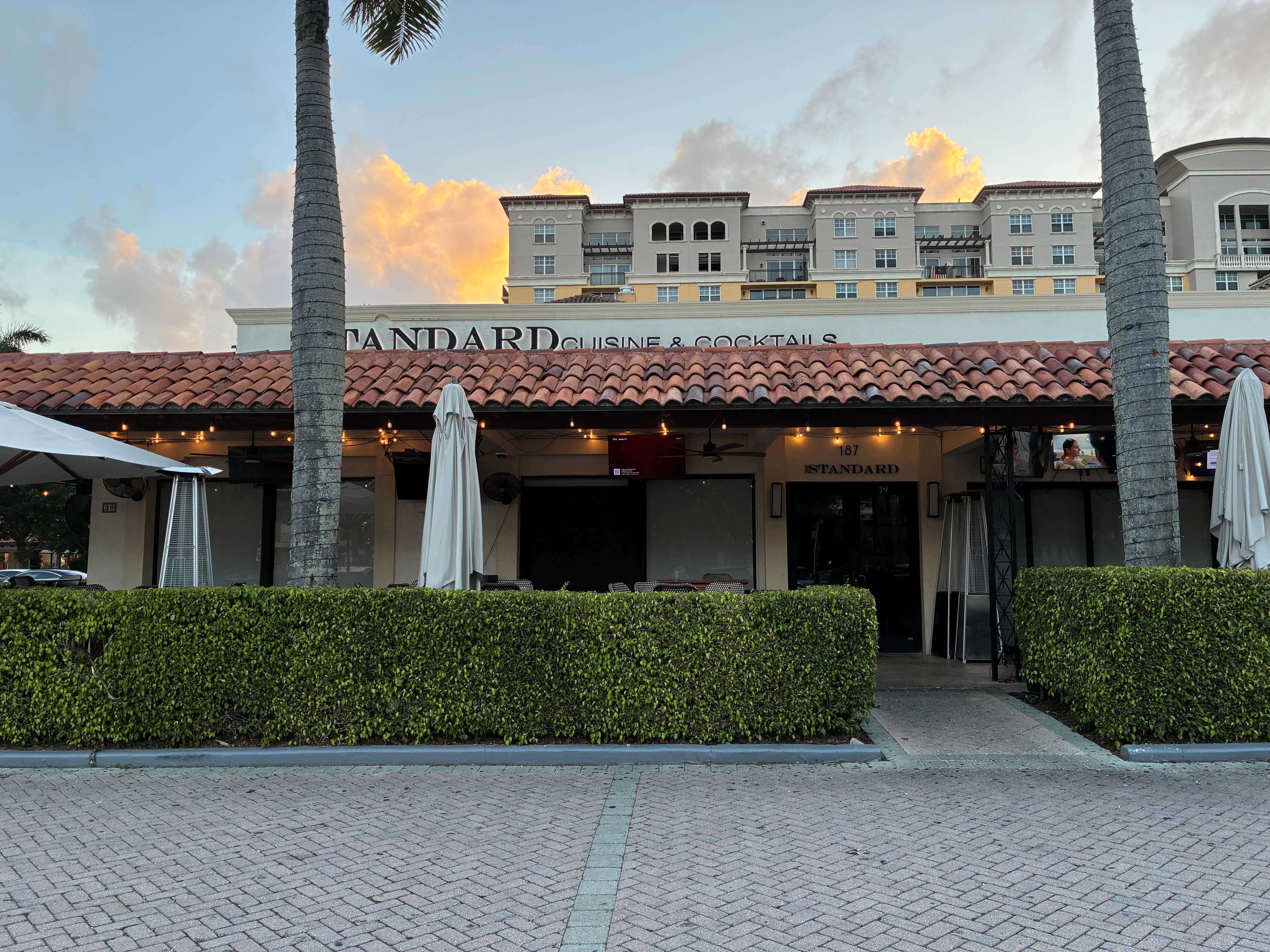 Witnesses describe chaos as gunfire erupted at Boca Raton bar, leaving two injured