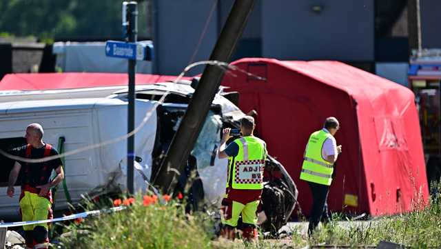 4 killed after train hits school bus in Belgium