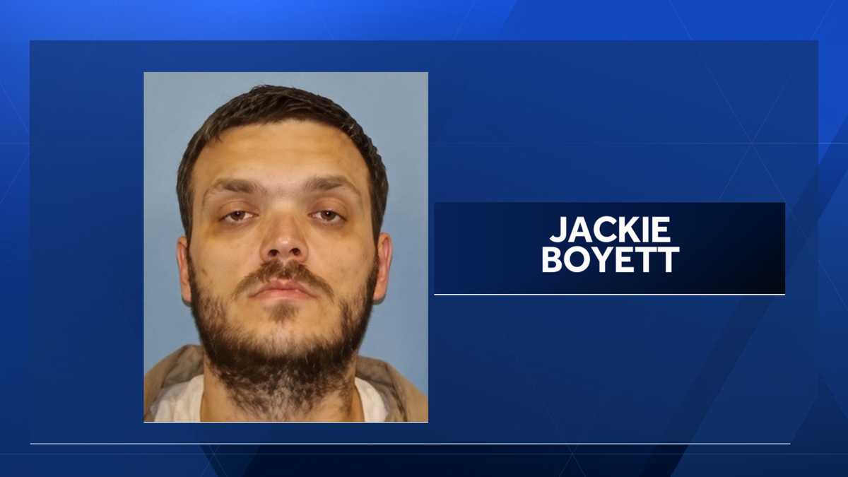 Alabama prison inmate convicted of robbery escapes from work program