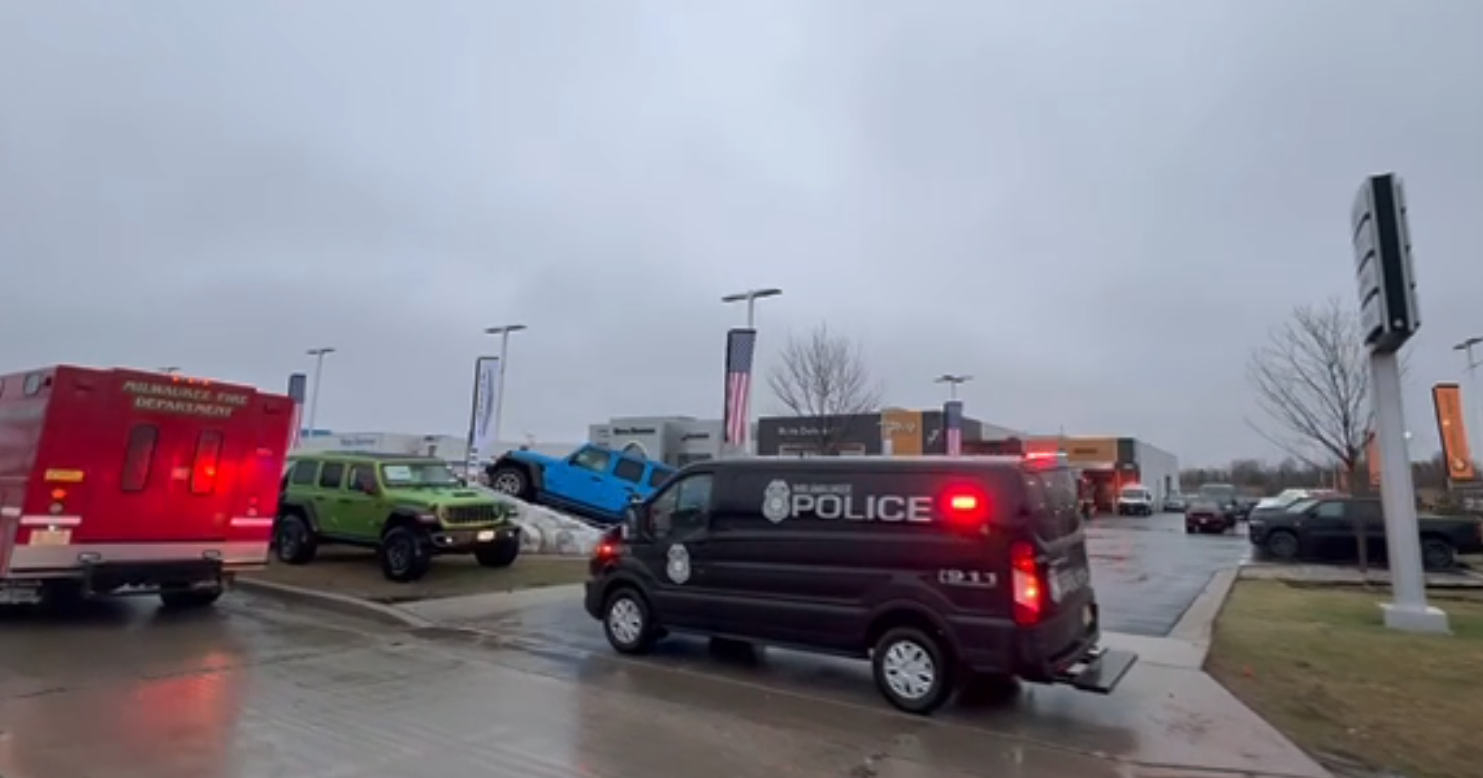 Large fire response at Milwaukee Auto Mall
