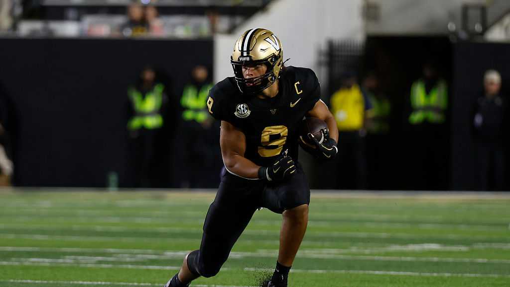 Philadelphia Eagles draft tight end Eli Stowers in the second round of the NFL Draft