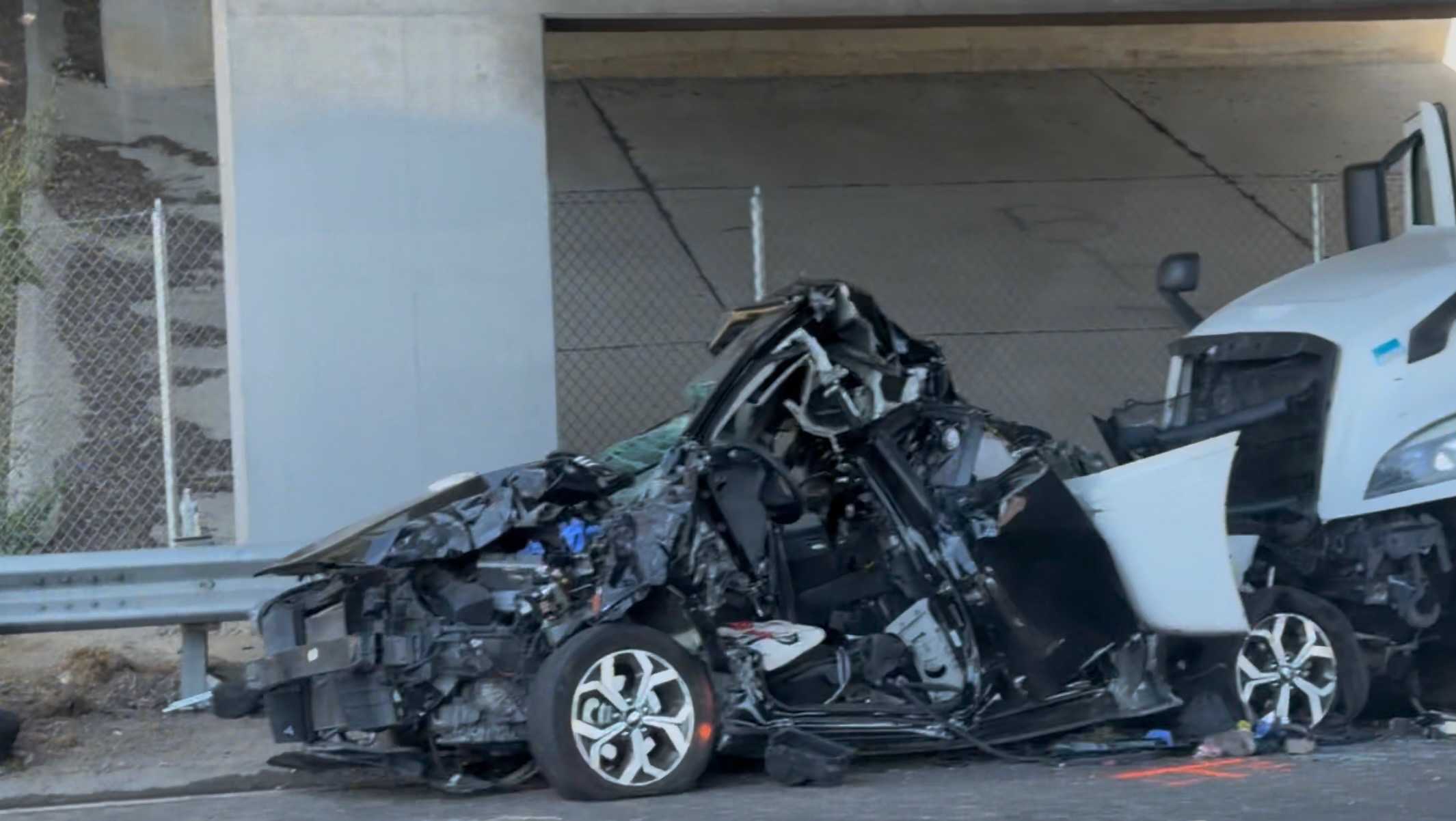 2 killed identified in crash involving big rig, 3 other vehicles on Highway 99 near Lodi